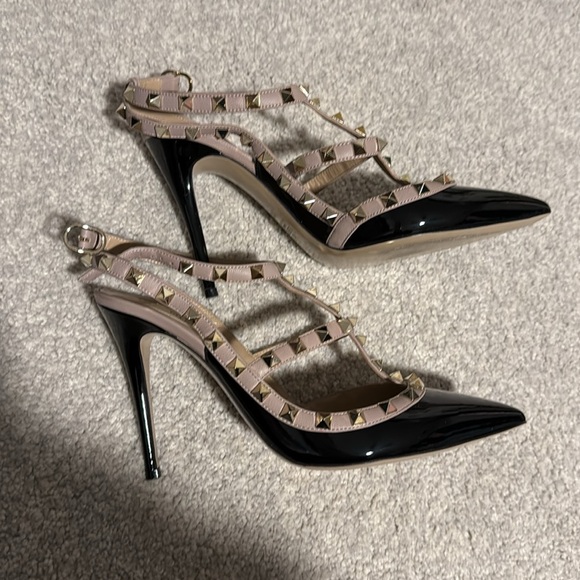 Valentino Rockstud Caged 100 Patent Pump Black/Poudre - Picture 8 of 8